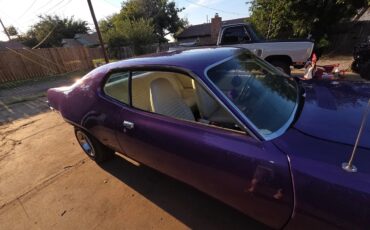 Plymouth-Road-runner-1972-2