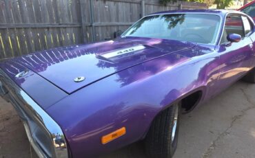 Plymouth-Road-runner-1972