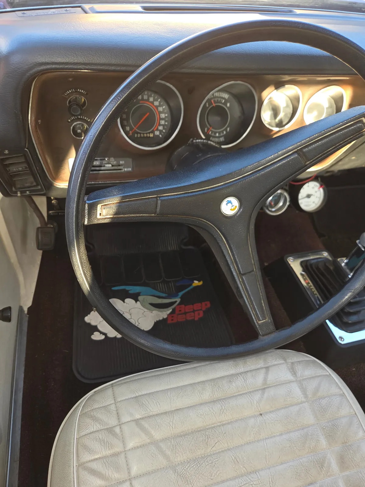 Plymouth-Road-runner-1972-5