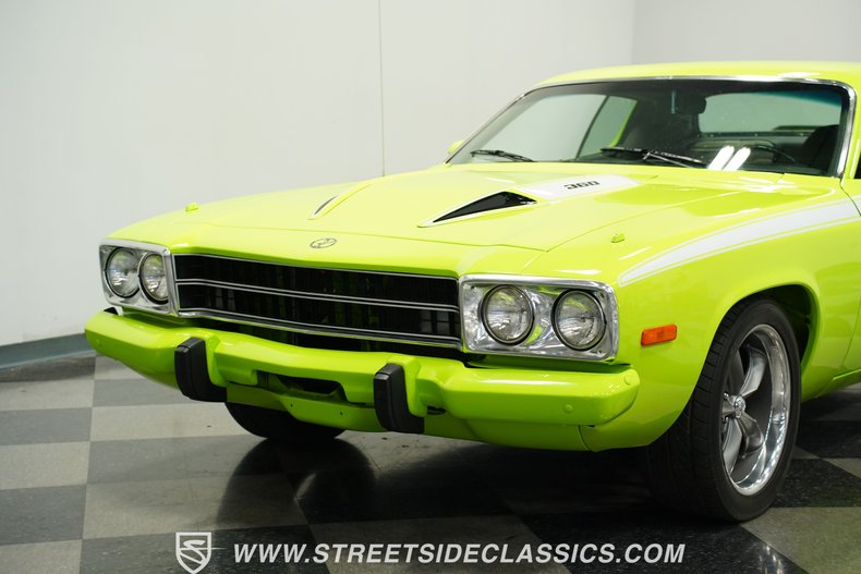 Plymouth-Road-runner-1973-Sublime-Green-Black-1