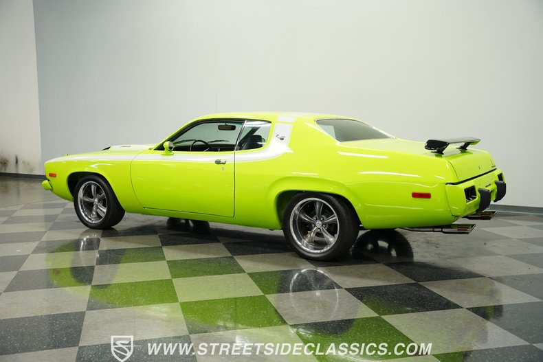 Plymouth-Road-runner-1973-Sublime-Green-Black-15