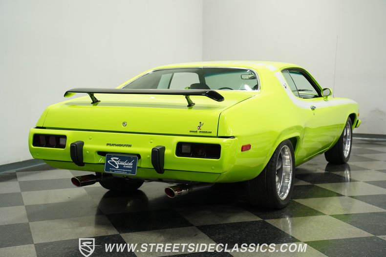 Plymouth-Road-runner-1973-Sublime-Green-Black-20