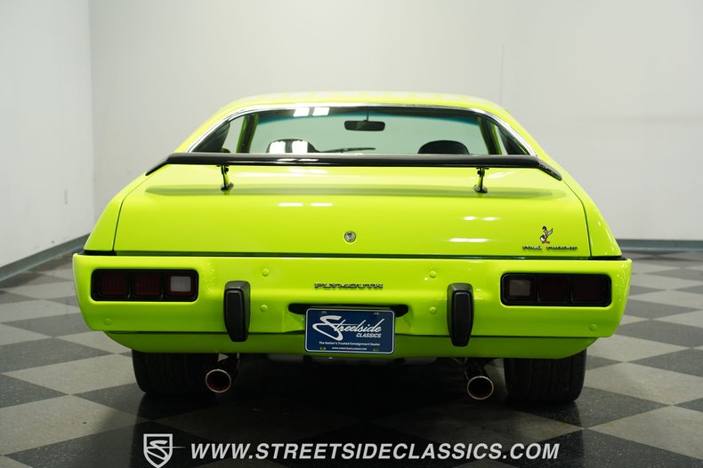 Plymouth-Road-runner-1973-Sublime-Green-Black-31
