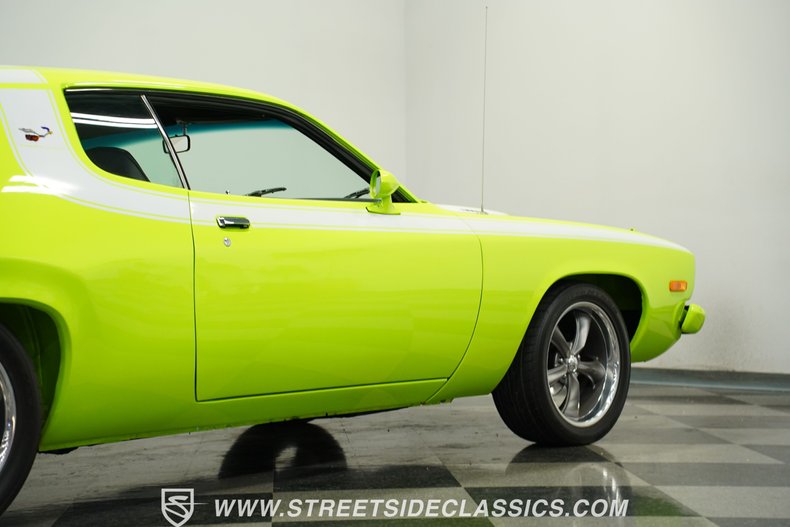 Plymouth-Road-runner-1973-Sublime-Green-Black-34