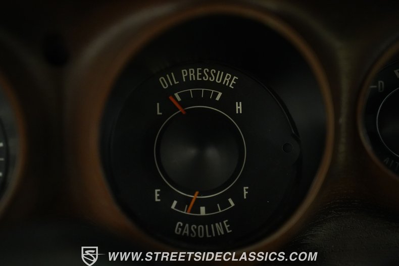 Plymouth-Road-runner-1973-Sublime-Green-Black-46