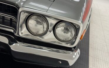 Plymouth-Road-runner-1974-Silver-Frost-Metalli-Black-10