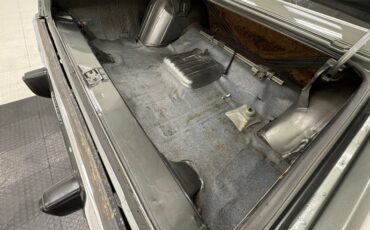 Plymouth-Road-runner-1974-Silver-Frost-Metalli-Black-34