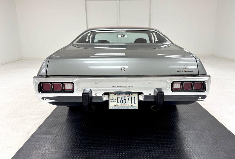 Plymouth-Road-runner-1974-Silver-Frost-Metalli-Black-4