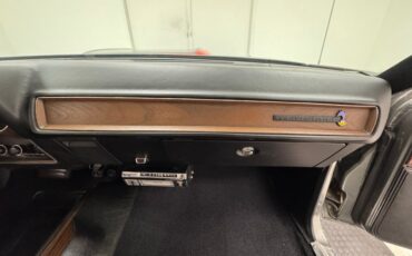 Plymouth-Road-runner-1974-Silver-Frost-Metalli-Black-45