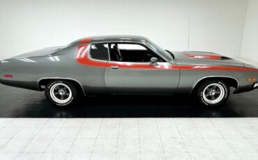 Plymouth-Road-runner-1974-Silver-Frost-Metalli-Black-6
