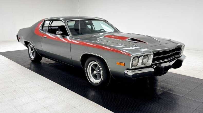 Plymouth-Road-runner-1974-Silver-Frost-Metalli-Black-7