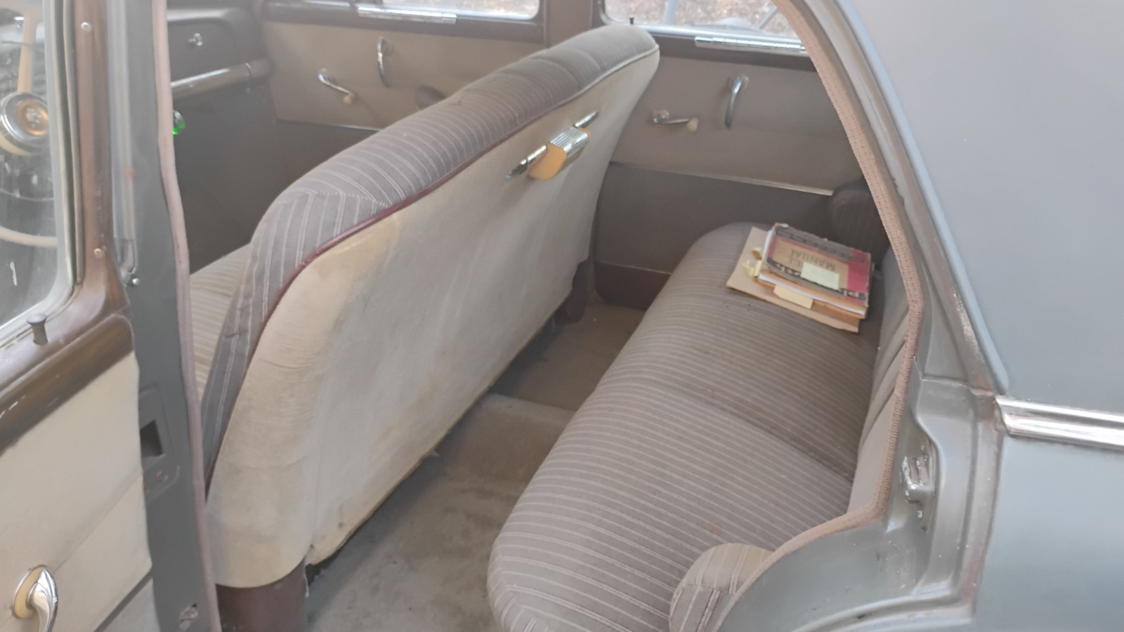 Plymouth-Special-Deluxe-1949-Sedan-8