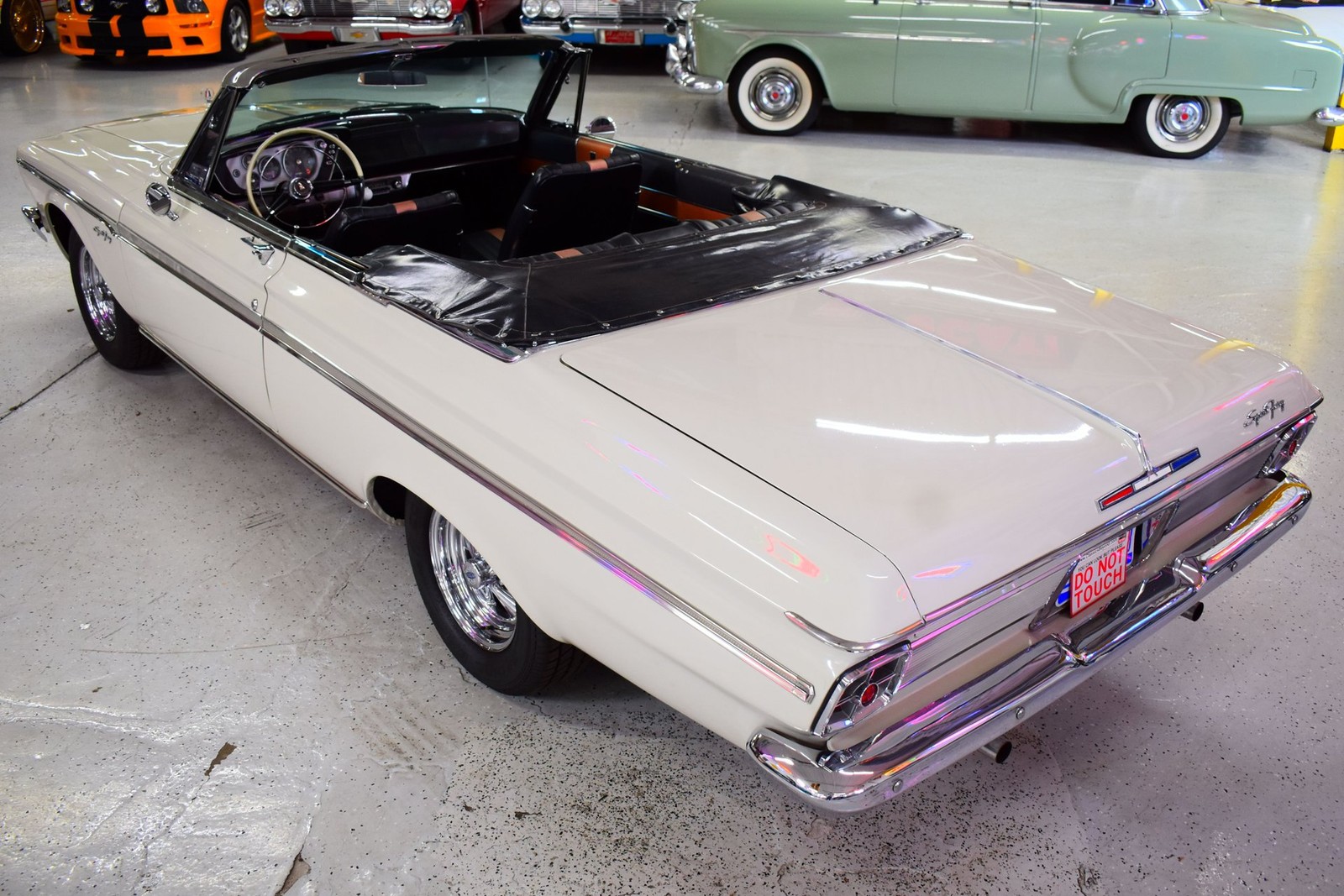 Plymouth-Sport-Fury-1963-Convertible-15