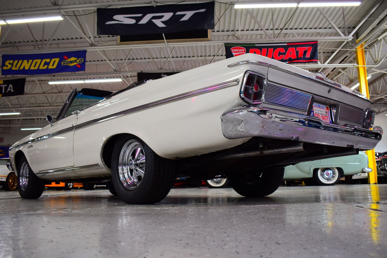 Plymouth-Sport-Fury-1963-Convertible-16