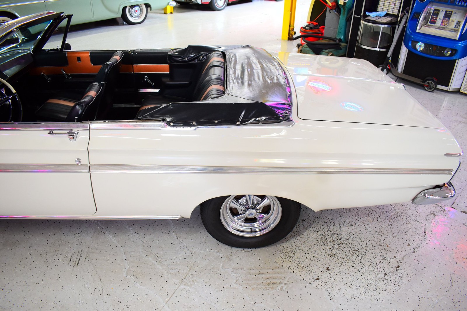 Plymouth-Sport-Fury-1963-Convertible-18