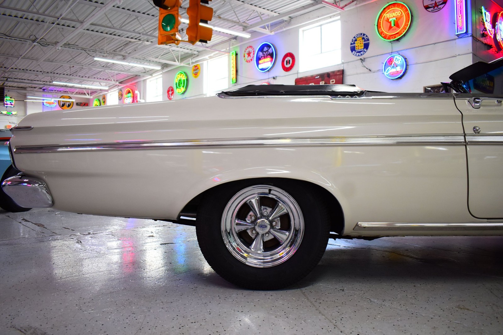 Plymouth-Sport-Fury-1963-Convertible-6