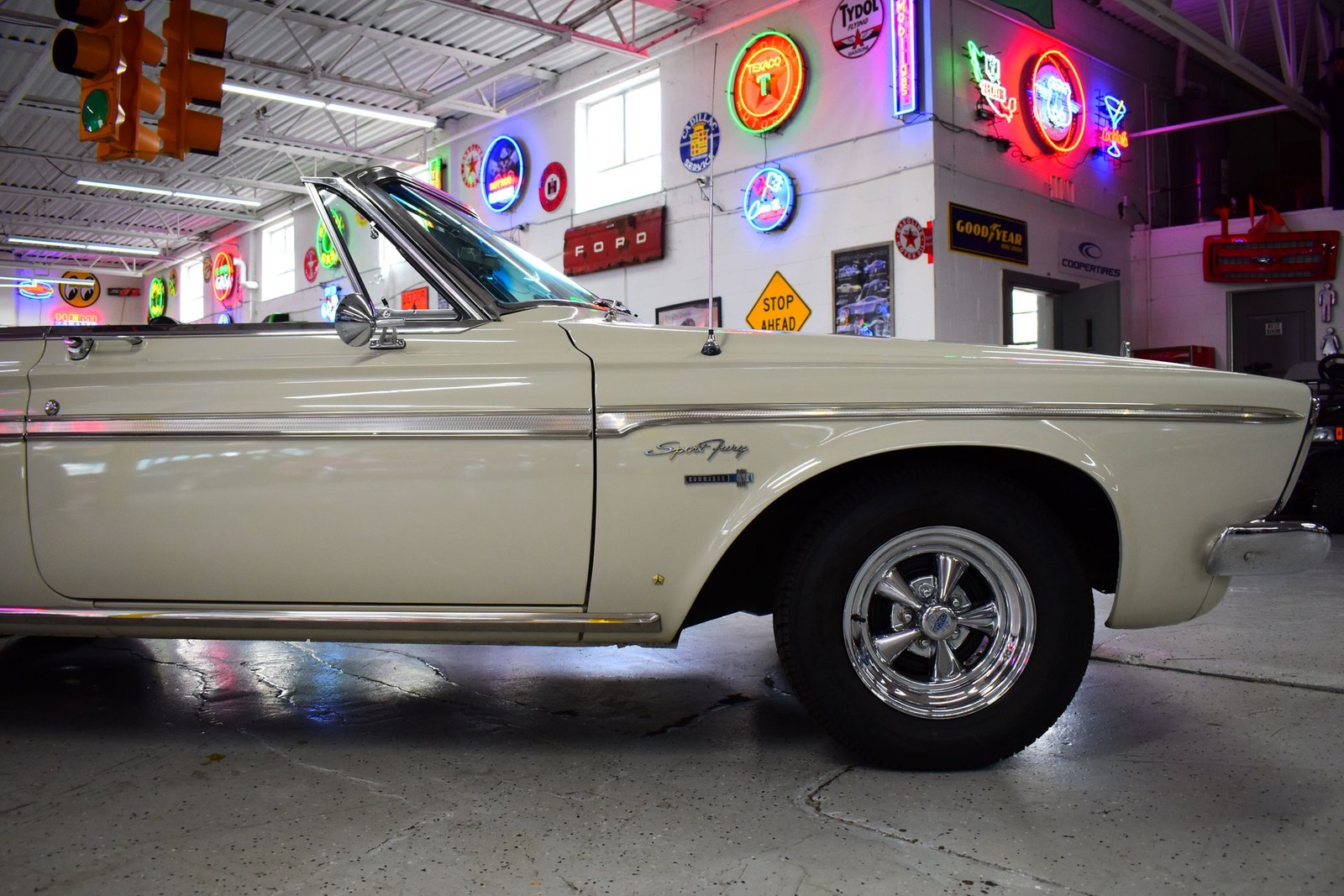 Plymouth-Sport-Fury-1963-Convertible-7