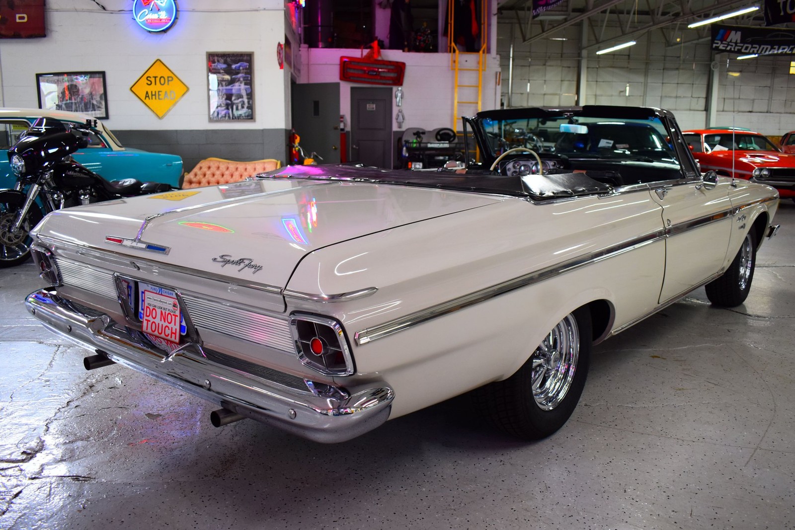 Plymouth-Sport-Fury-1963-Convertible-8