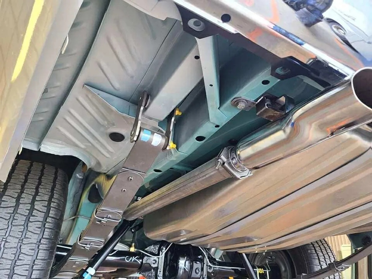 Plymouth-Superbird-1970-Alpine-White-Black-16