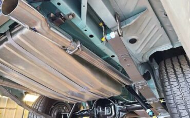 Plymouth-Superbird-1970-Alpine-White-Black-17