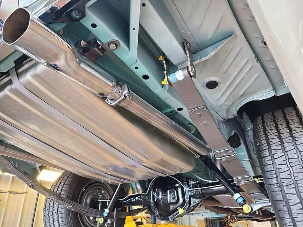 Plymouth-Superbird-1970-Alpine-White-Black-17