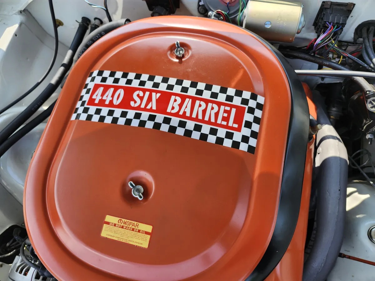 Plymouth-Superbird-1970-Alpine-White-Black-18