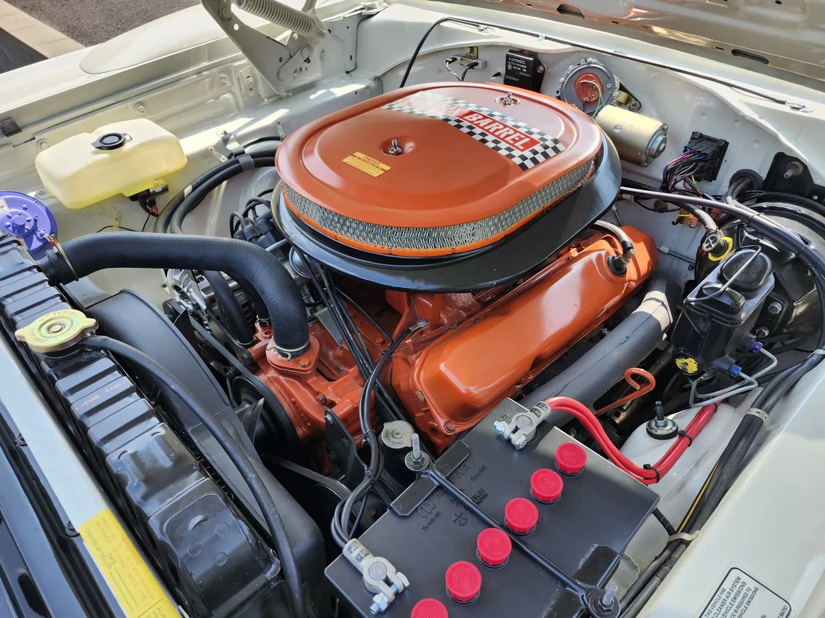 Plymouth-Superbird-1970-Alpine-White-Black-19