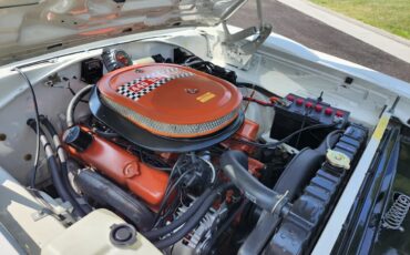 Plymouth-Superbird-1970-Alpine-White-Black-3
