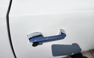 Plymouth-Superbird-1970-Alpine-White-Black-4