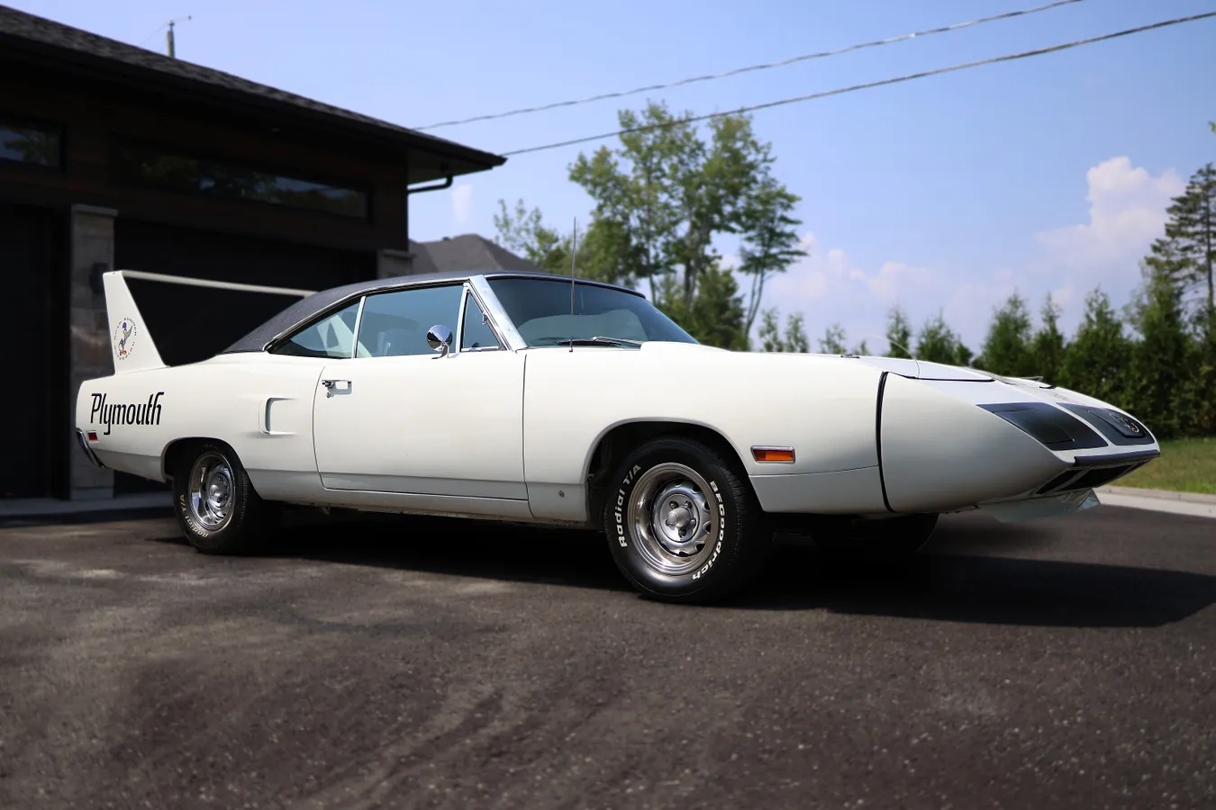 Plymouth-Superbird-1970-Alpine-White-Black-5