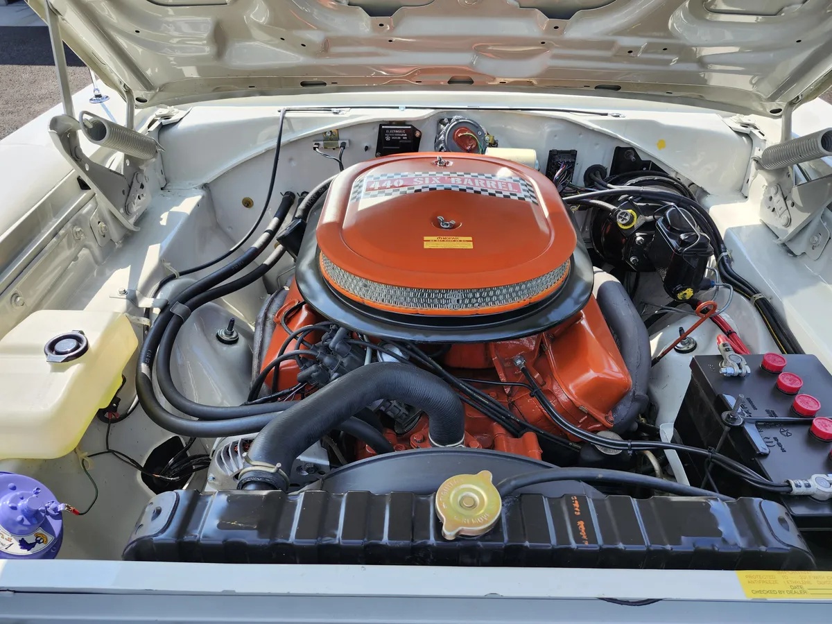 Plymouth-Superbird-1970-Alpine-White-Black-6
