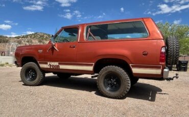 Plymouth-Trail-Duster-1977-SUV-1