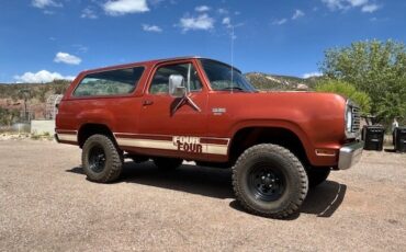 Plymouth-Trail-Duster-1977-SUV-2