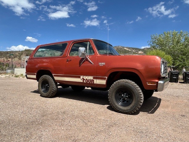 Plymouth-Trail-Duster-1977-SUV-2