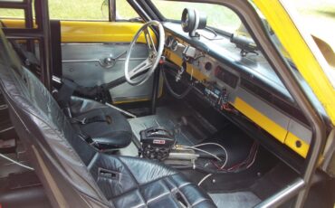 Plymouth-Valiant-200-1966-Sedan-5