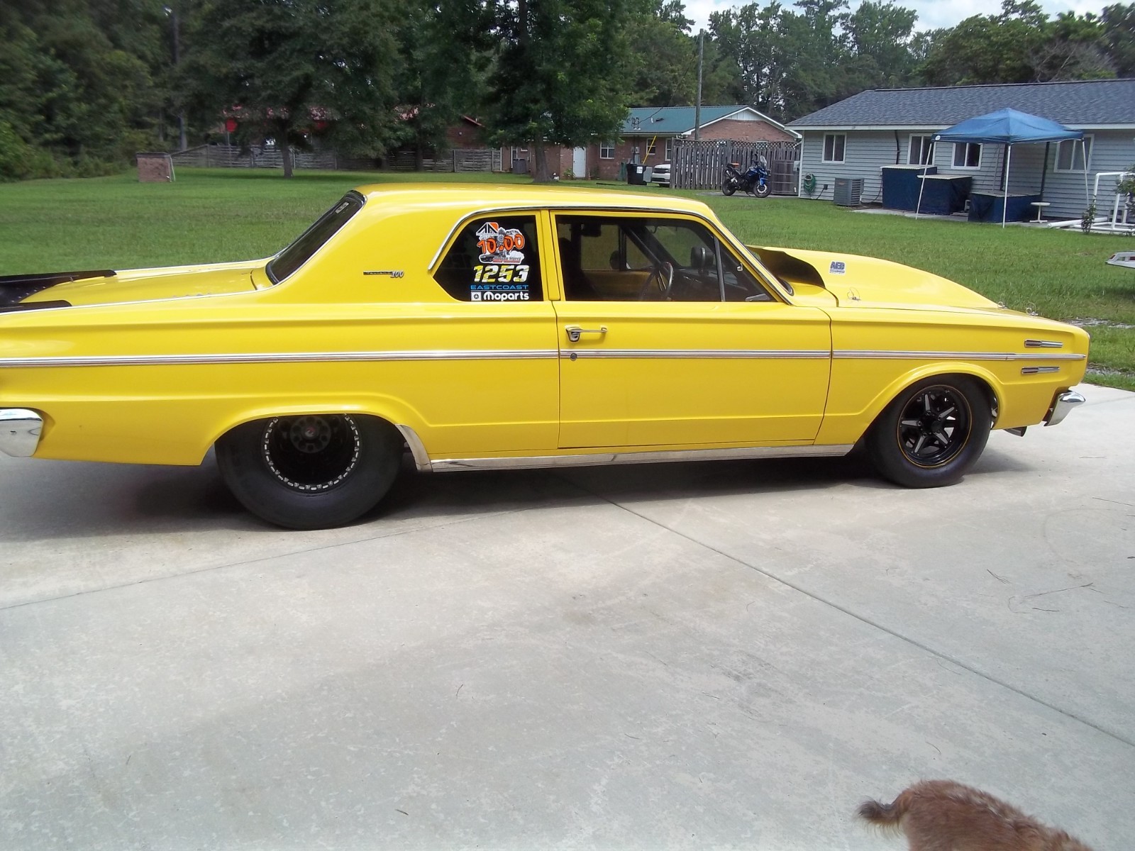 Plymouth-Valiant-200-1966-Sedan