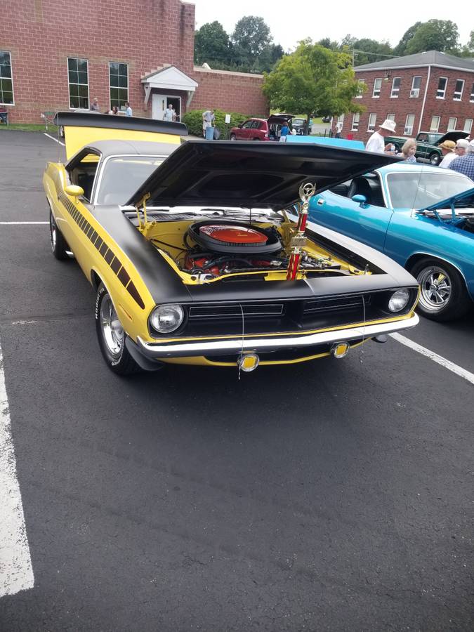 Plymouth-aar-cuda-1970-yellow-2