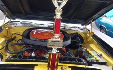 Plymouth-aar-cuda-1970-yellow-3
