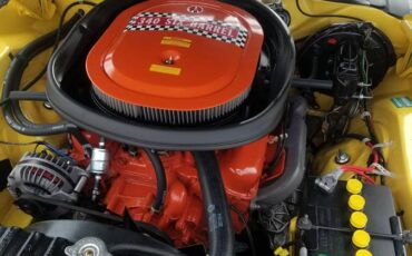 Plymouth-aar-cuda-1970-yellow-9
