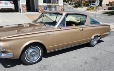 Plymouth-barracuda-1964