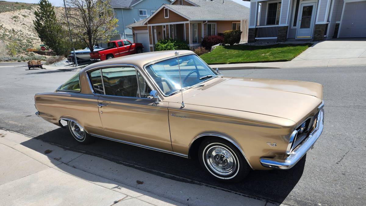 Plymouth-barracuda-1964-5
