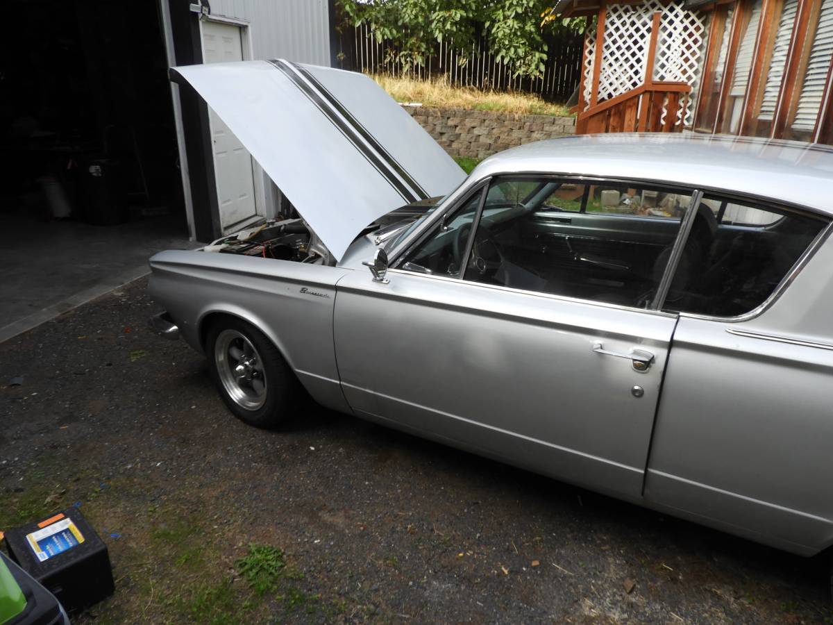Plymouth-barracuda-1964-silver-1