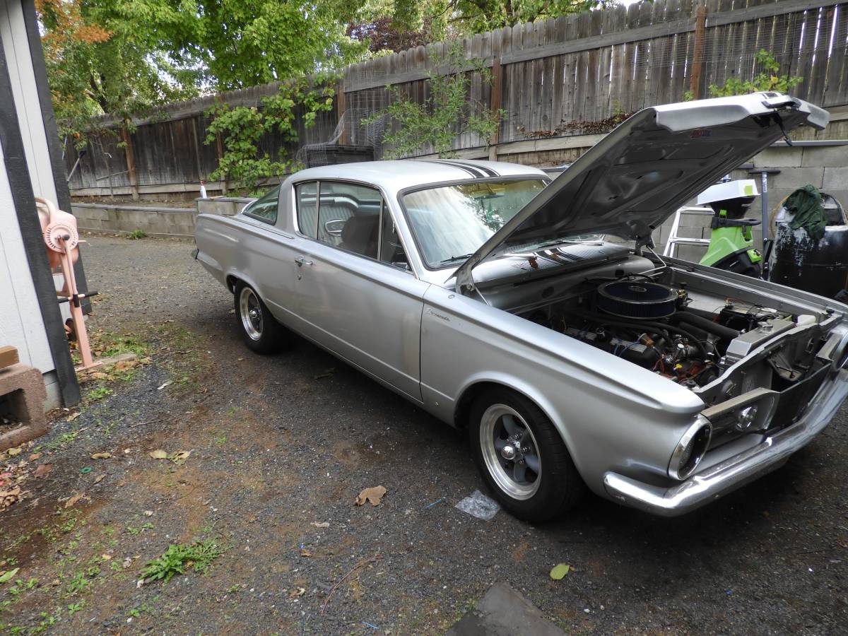 Plymouth-barracuda-1964-silver