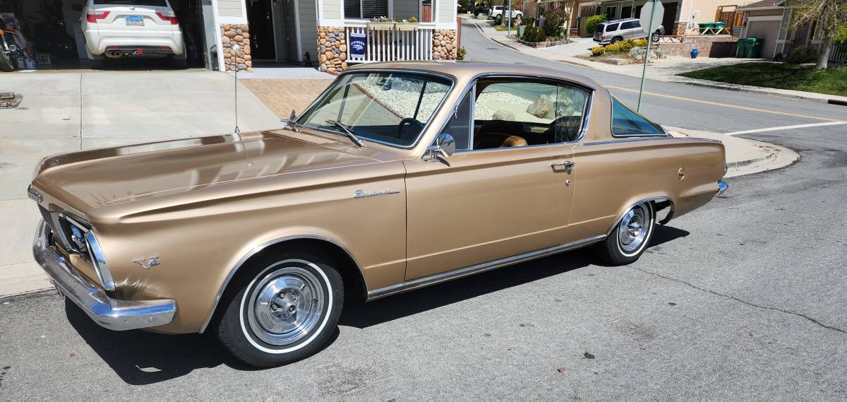 Plymouth-barracuda-1964