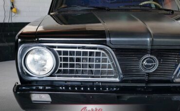 Plymouth-barracuda-1966-3