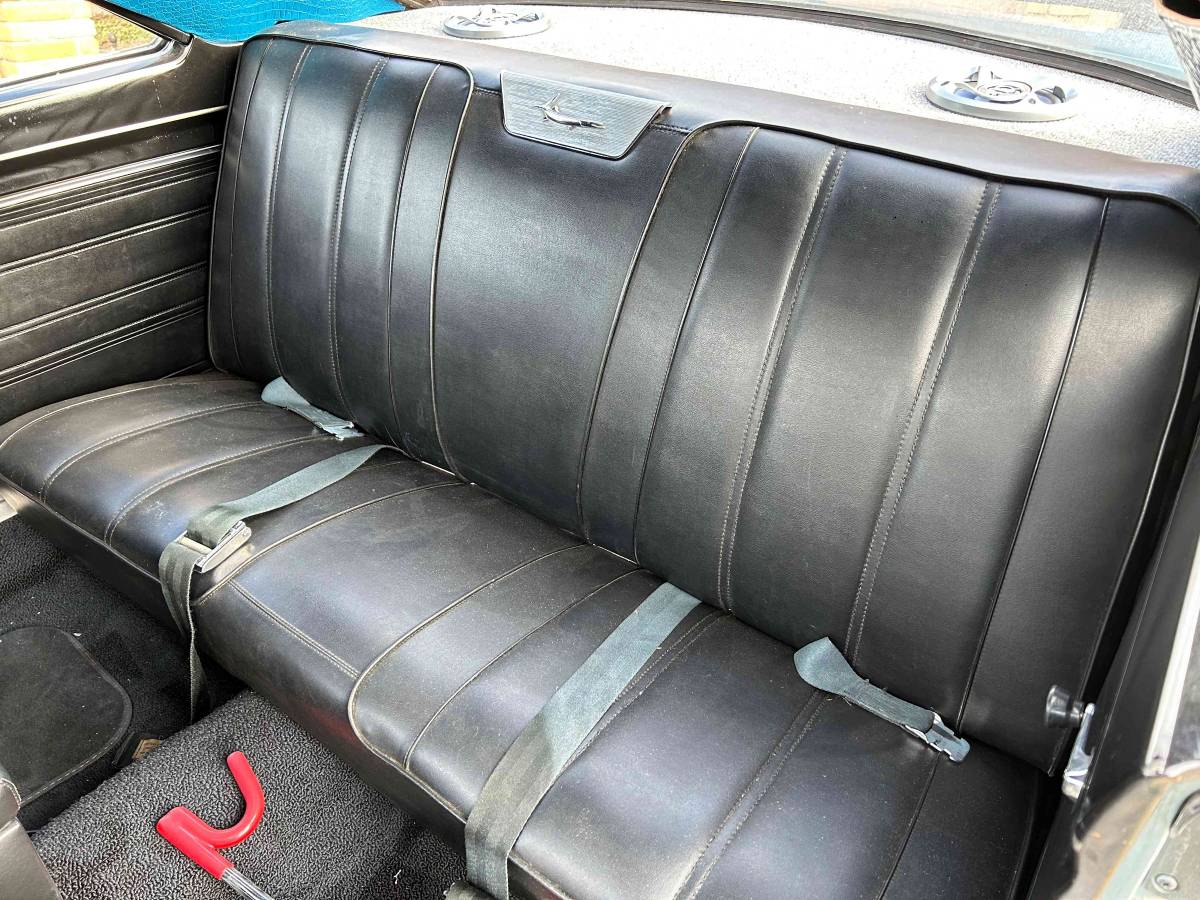 Plymouth-barracuda-notchback-1967-blue-11