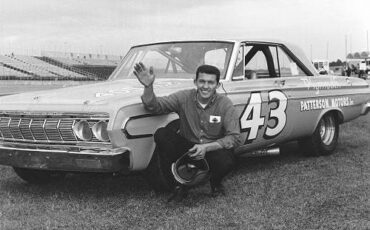 Plymouth-belvedere-1964-white-23