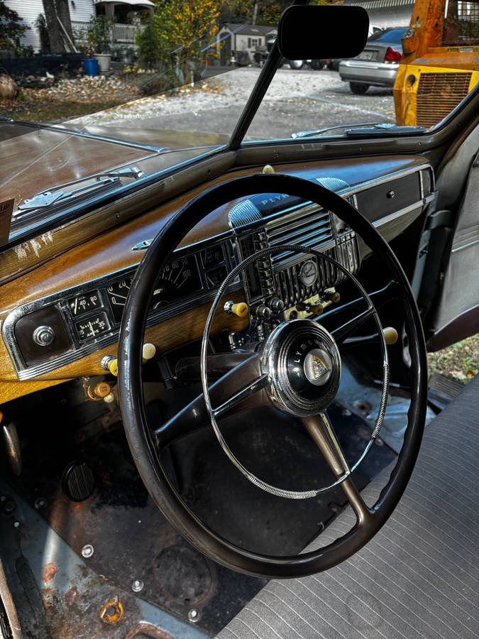 Plymouth-business-coupe-1947-4