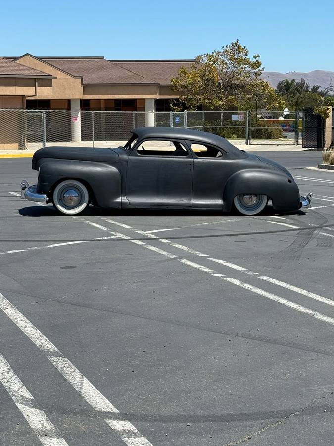 Plymouth-coupe-1946-black