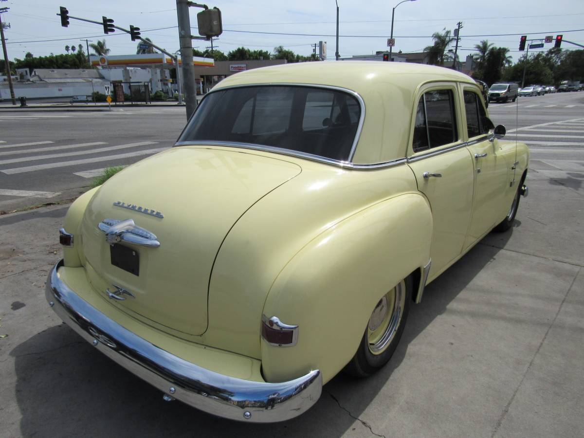 Plymouth-cranbrook-1951-yellow-10